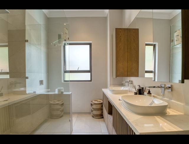4 BEDROOM HOUSE FOR SALE IN ZIMBALI ESTATE